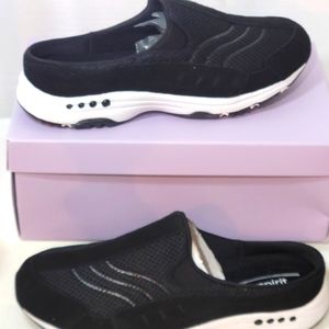 Easy Spirit Traveltime Women's Mule/Clog, Size 8 M Black w/White & Black Sole